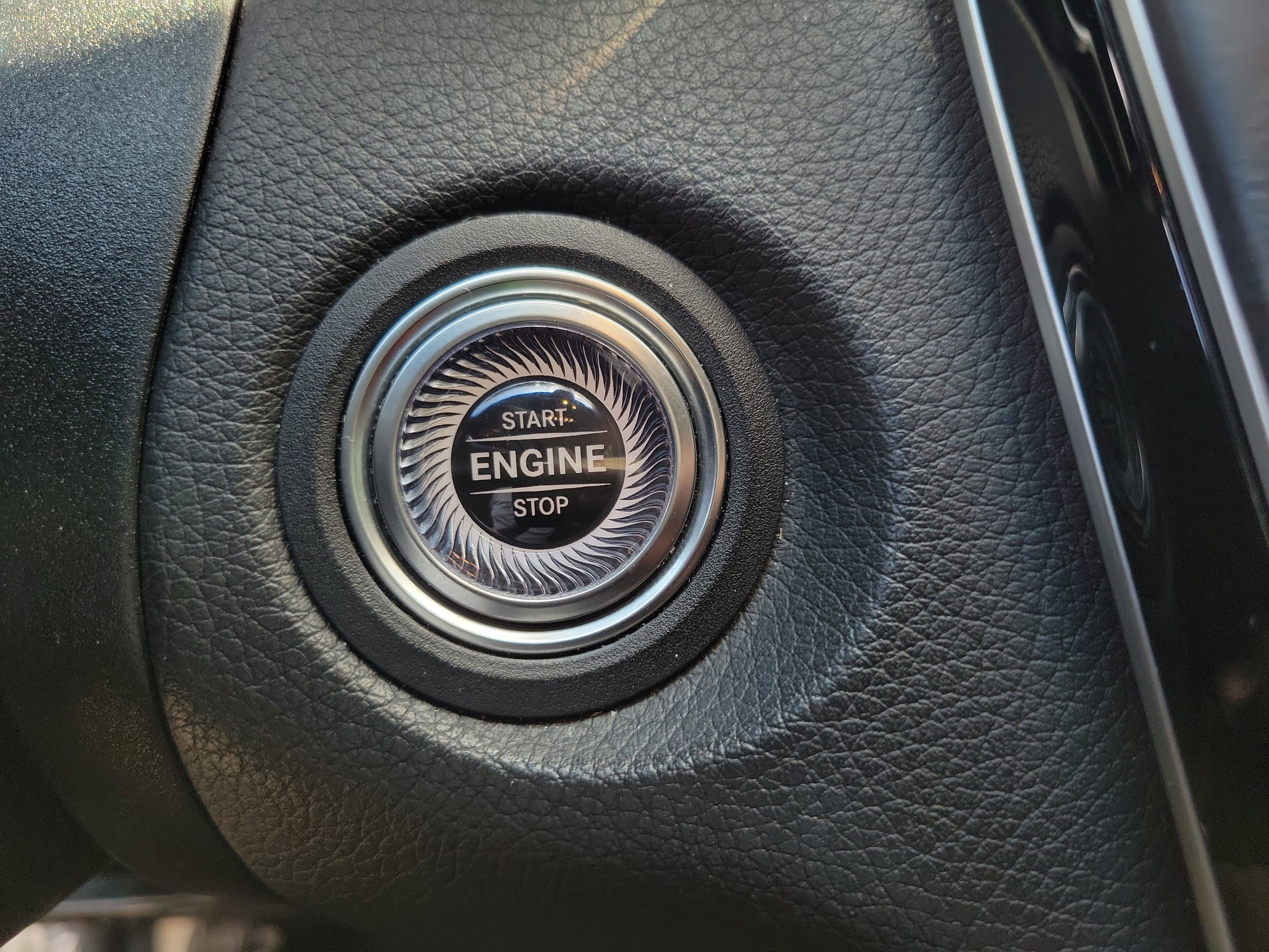 Used 2021 Mercedes-Benz GLC 300 image 32