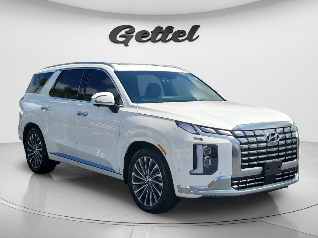Used 2023 Hyundai Palisade Calligraphy FWD image 3