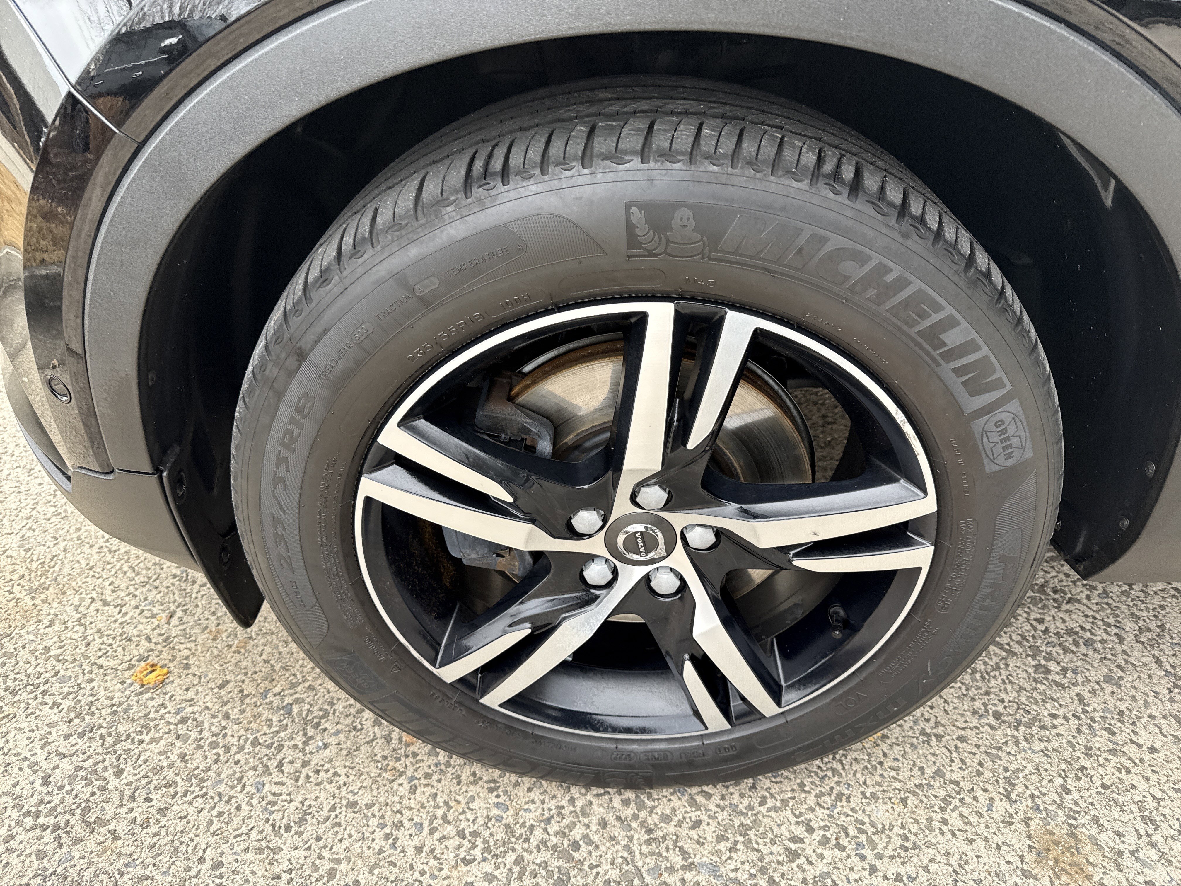 Used 2019 Volvo XC40 T5 Momentum image 11