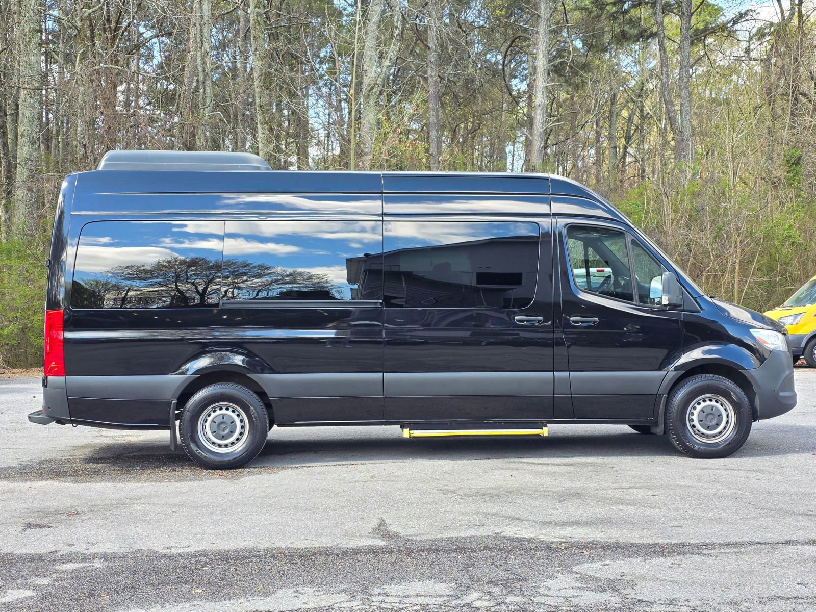 Used 2019 Mercedes-Benz Sprinter 2500 image 8