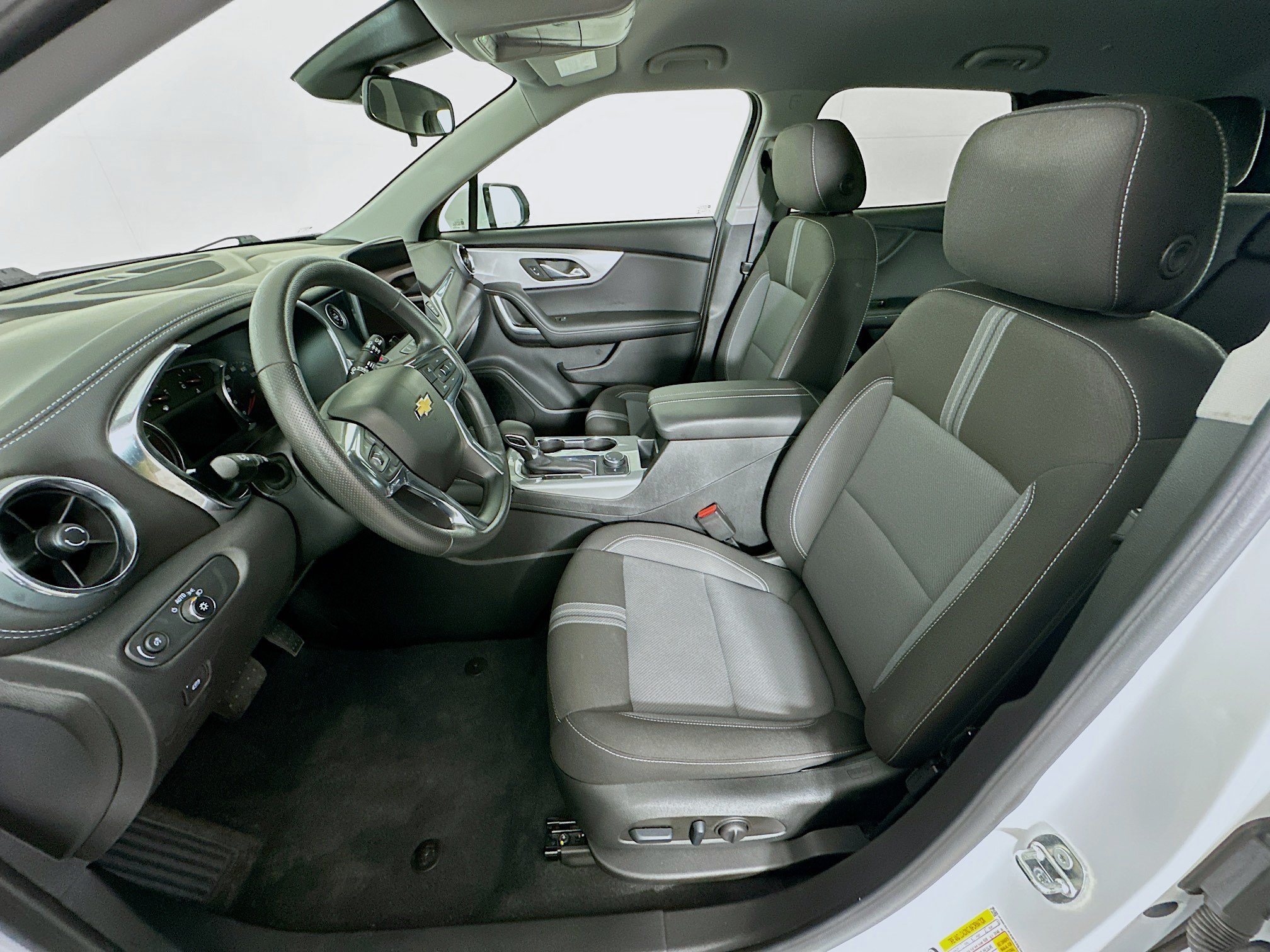 Used 2023 Chevrolet Blazer LT FWD image 13
