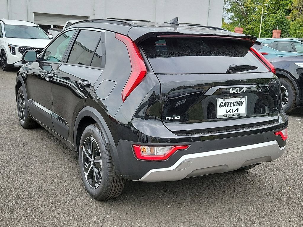 New 2025 Kia Niro EX image 3