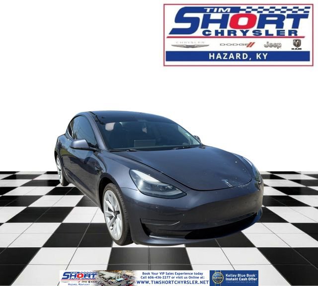 Used 2023 Tesla Model 3 Standard Range image 1