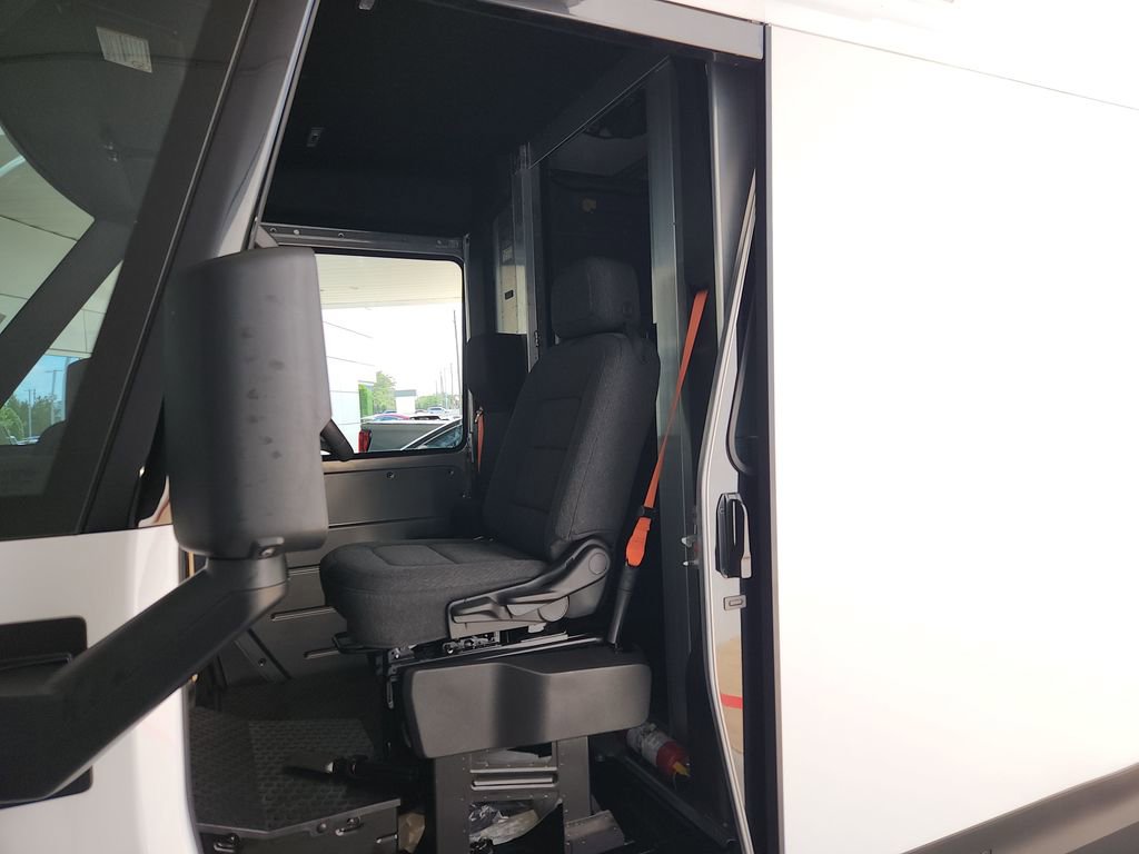 Used 2024 Chevrolet Brightdrop 400 w/ Commercial Equipment Package AWD/4WD image 11