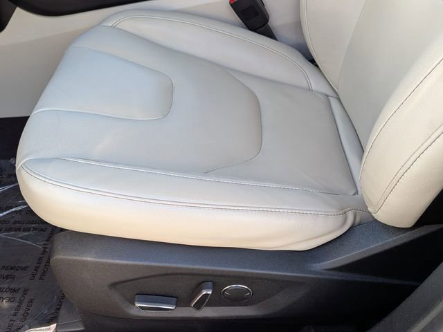 Used 2019 Ford Edge Titanium w/ Cold Weather Package FWD image 14