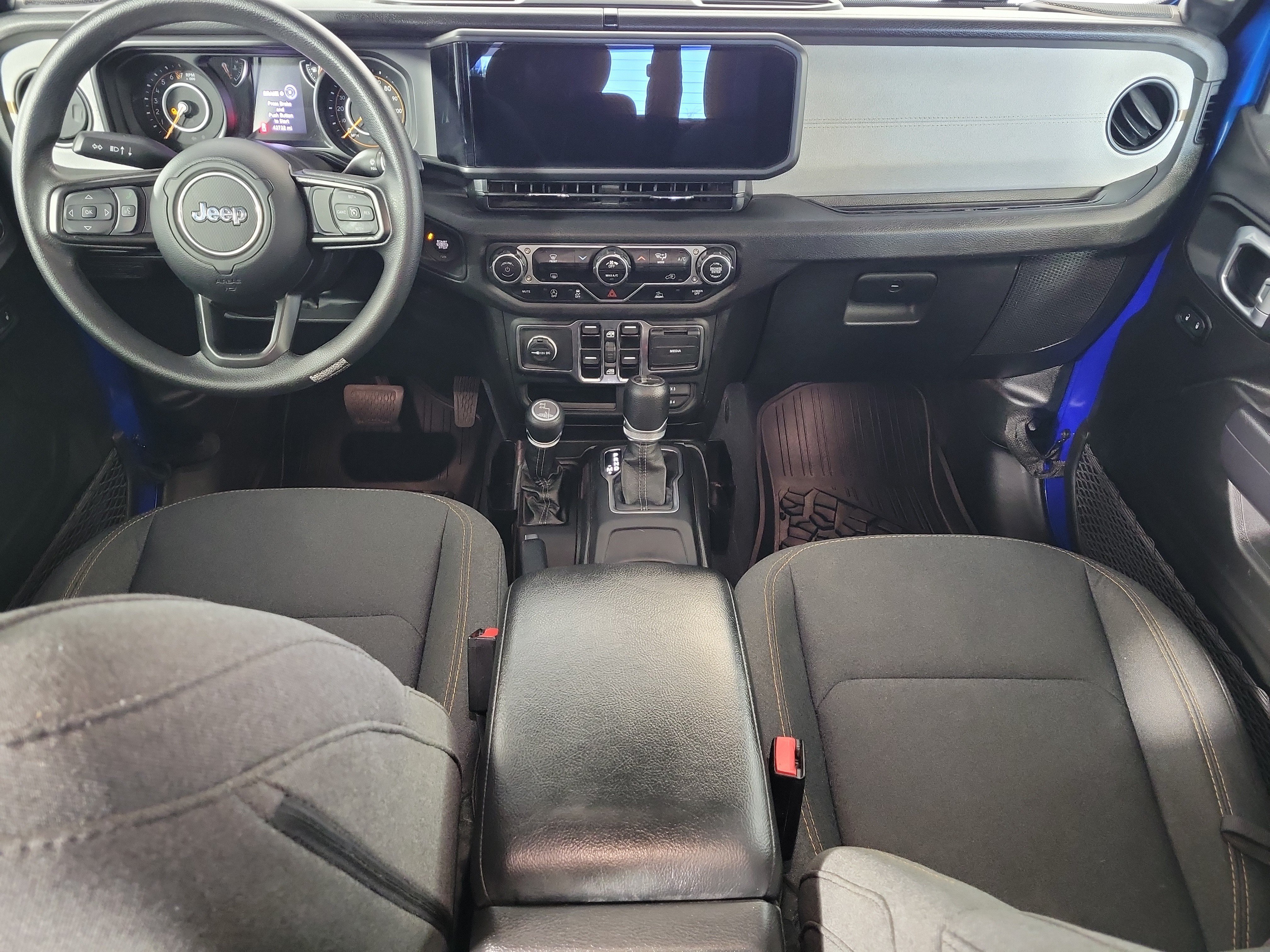 Used 2024 Jeep Gladiator Overland AWD/4WD image 14
