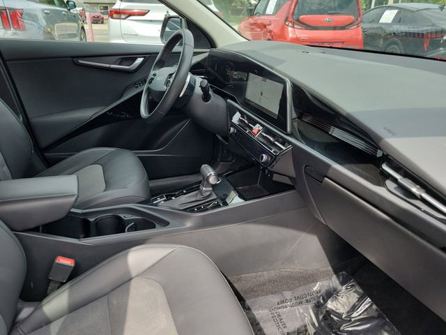 Used 2023 Kia Niro EX Touring FWD image 34