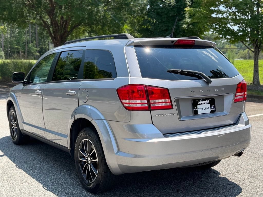 Used 2018 Dodge Journey SE w/ Blacktop Package FWD image 3