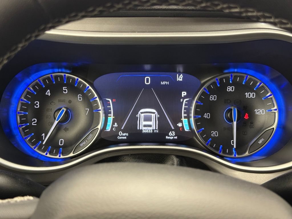 Used 2025 Chrysler Pacifica Select FWD image 35
