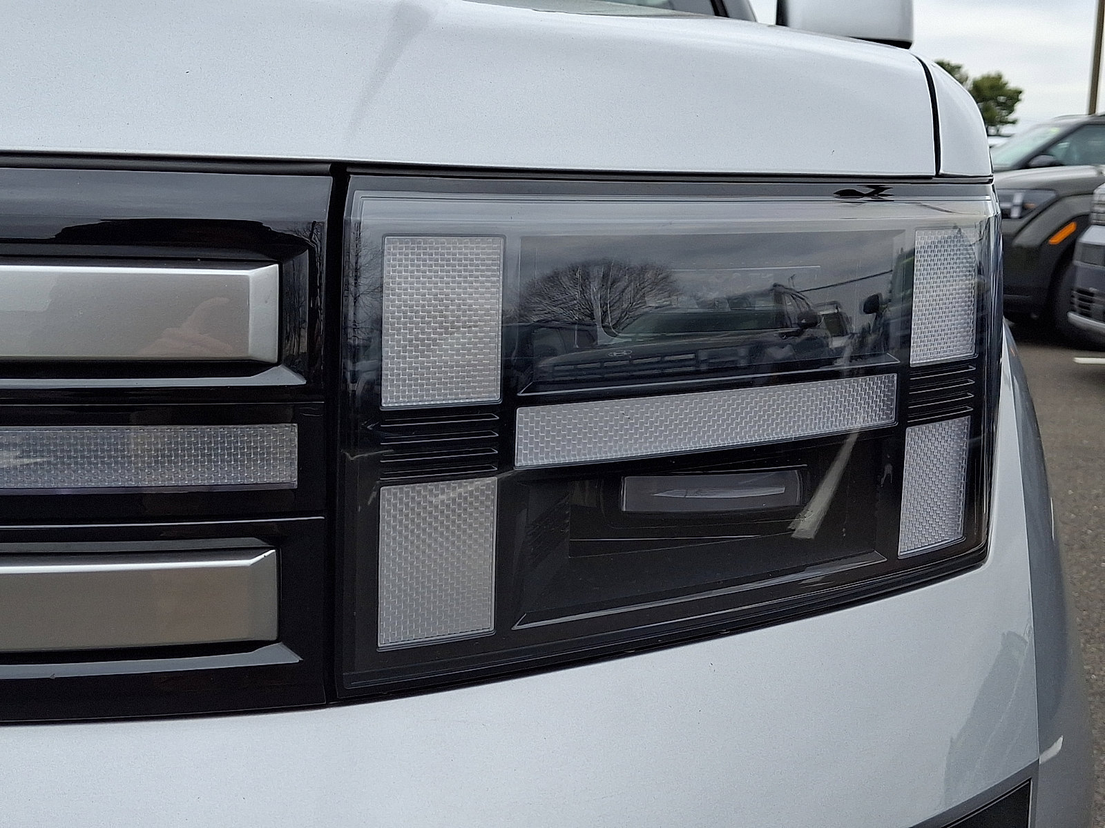 Certified 2025 Hyundai Santa Fe SEL image 9