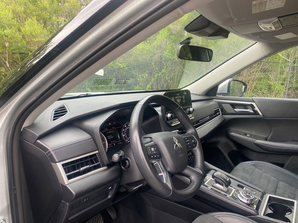 Used 2024 Mitsubishi Outlander SE AWD/4WD image 15