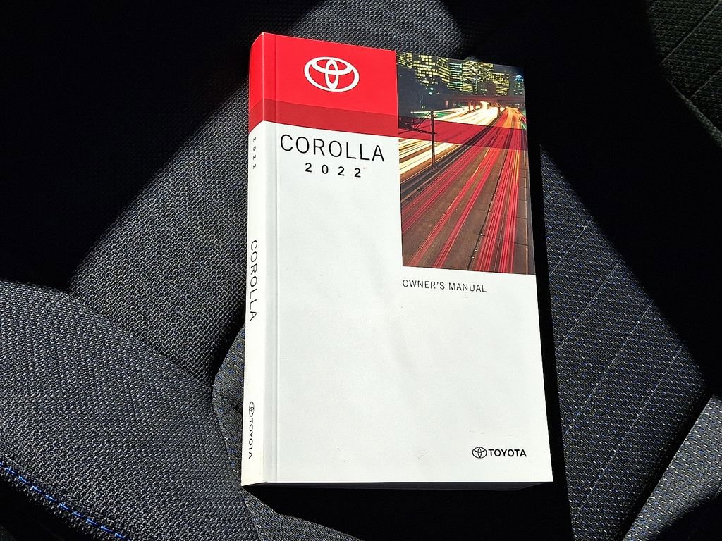 Used 2022 Toyota Corolla SE w/ SE Premium Package FWD image 26