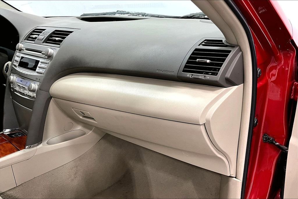 Used 2011 Toyota Camry XLE w/ XLE Extra-Value Pkg #2 image 19