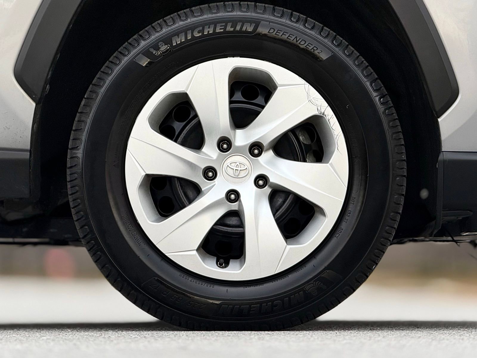 Used 2021 Toyota RAV4 LE image 20