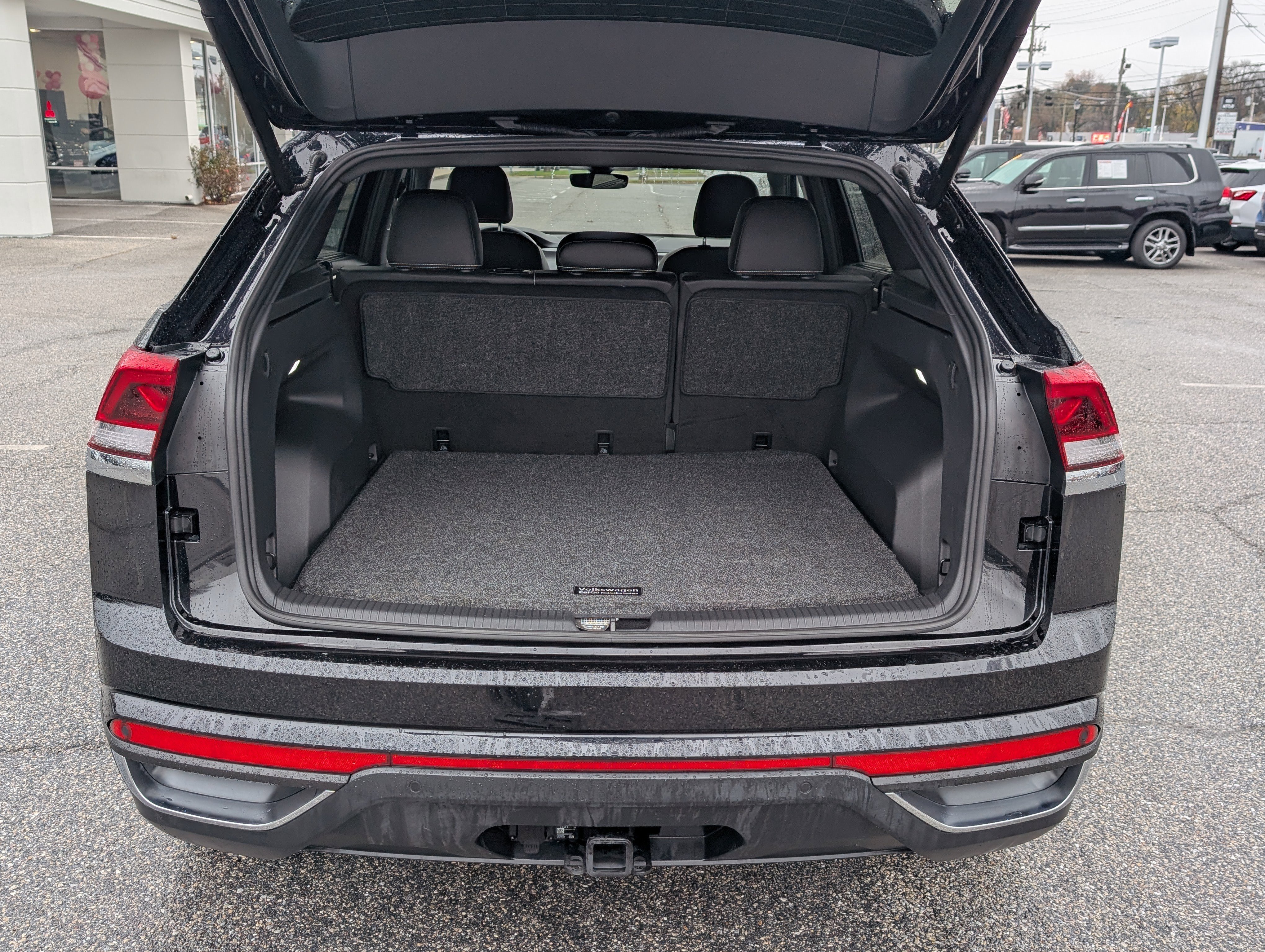 Used 2025 Volkswagen Atlas Cross Sport SE image 13