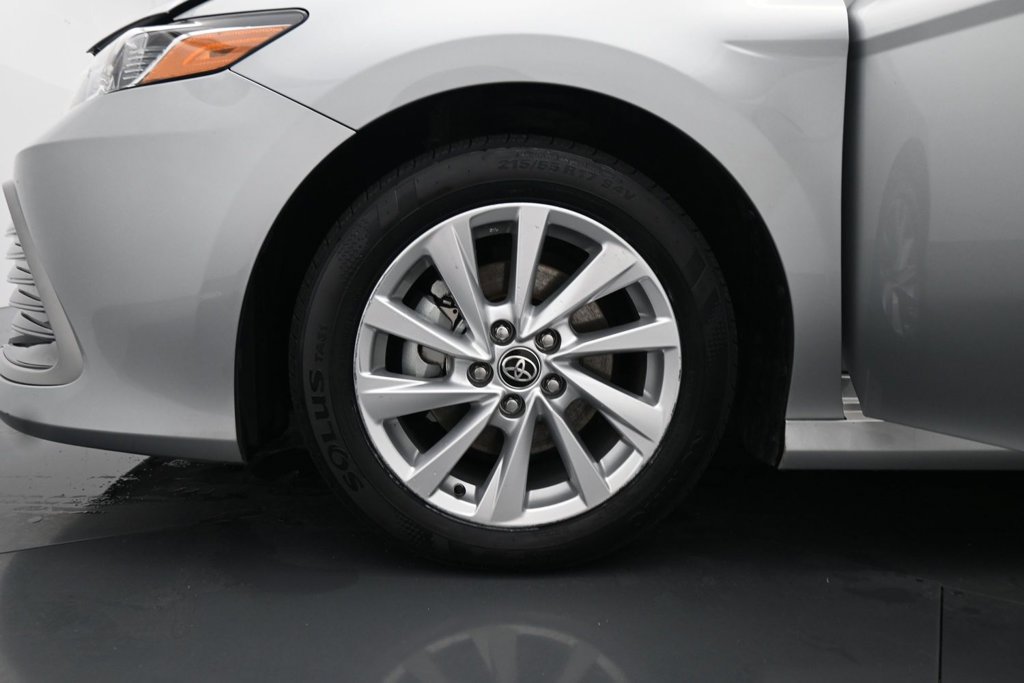 Used 2023 Toyota Camry LE AWD/4WD image 17