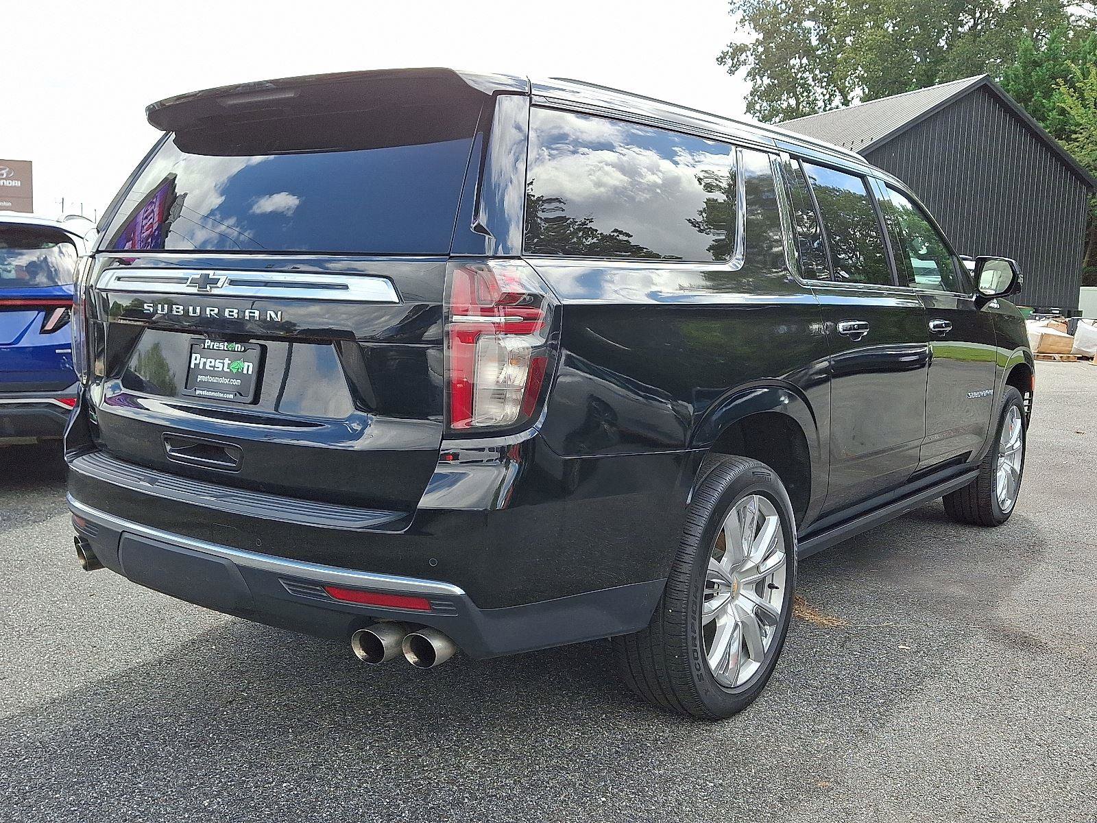 Used 2021 Chevrolet Suburban High Country w/ Premium Package image 4