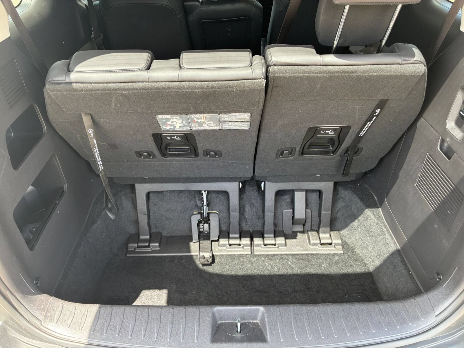 Used 2026 Kia Carnival FWD image 30