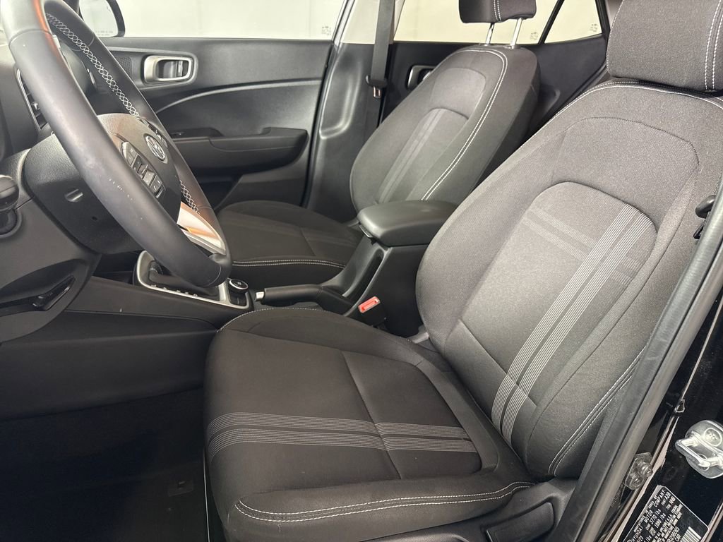 Used 2024 Hyundai Venue SEL image 13