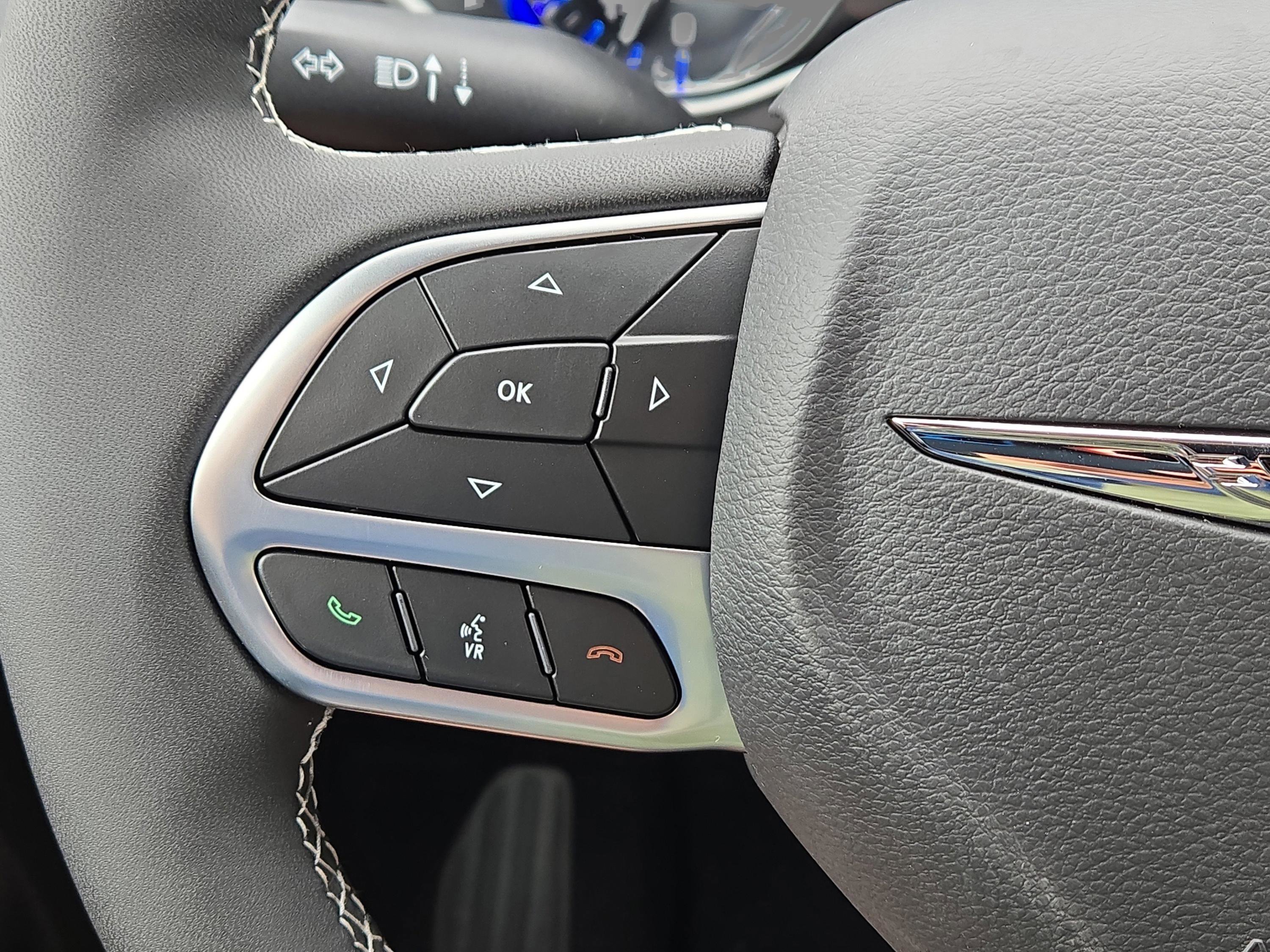 New 2026 Chrysler Pacifica Select image 21