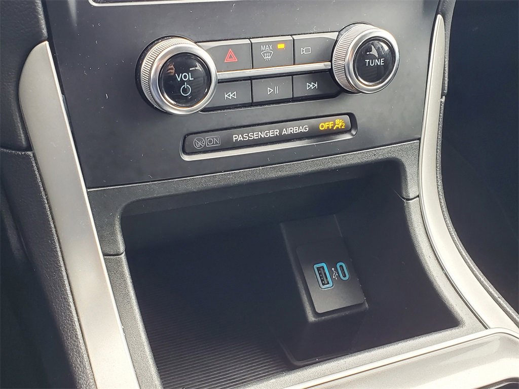 Used 2024 Ford Edge SEL image 17