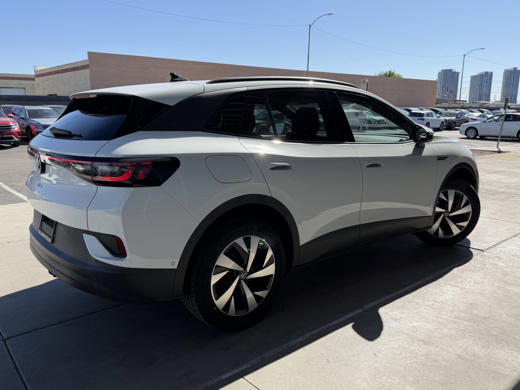 Used 2023 Volkswagen ID.4 Pro image 4