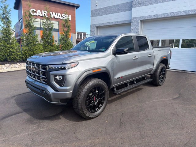 Used 2025 GMC Canyon AT4 AWD/4WD image 2