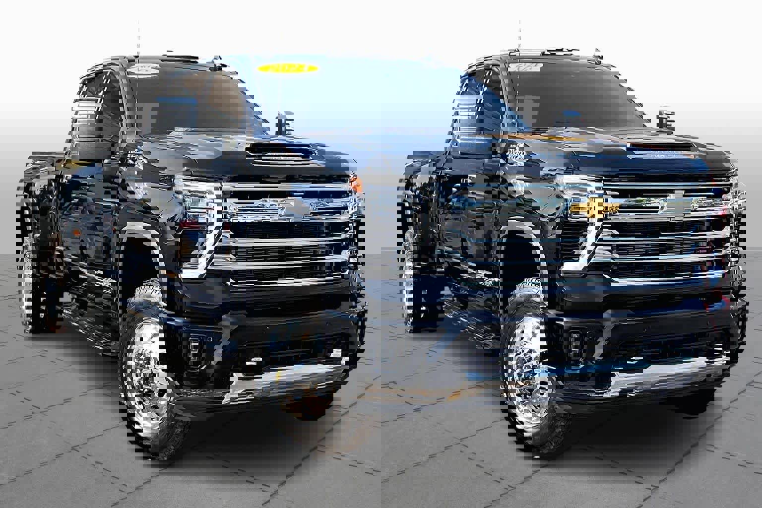 Used 2024 Chevrolet Silverado 3500 High Country w/ High Country Premium Package image 2