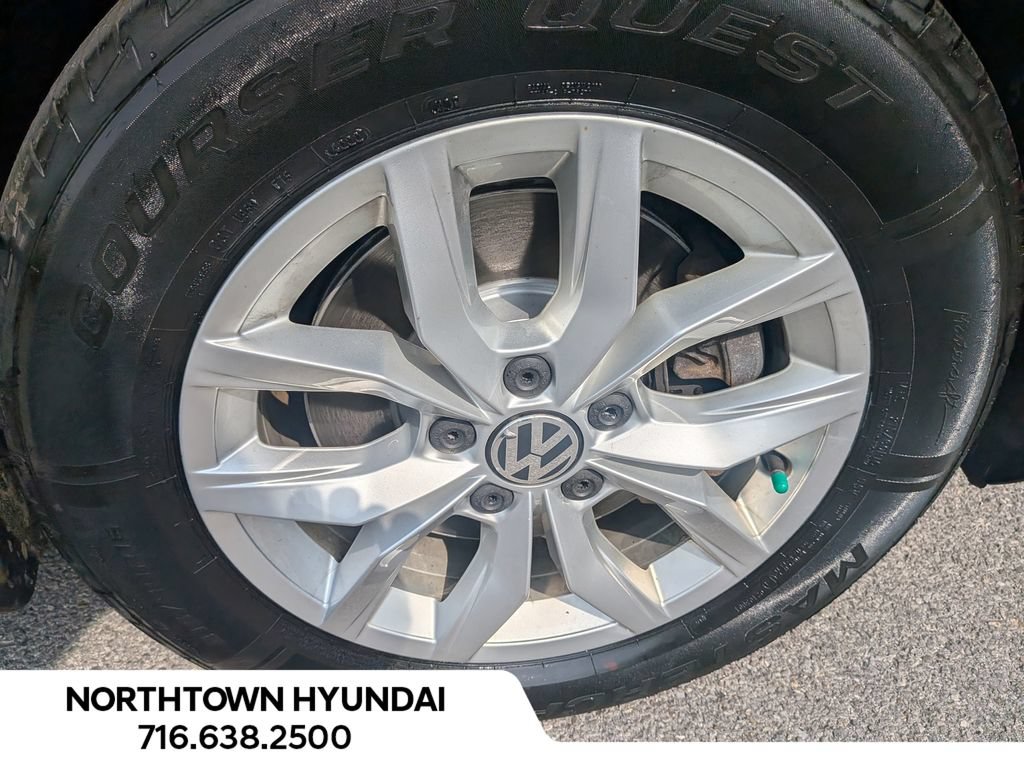 Used 2017 Volkswagen Passat 1.8T S FWD image 33