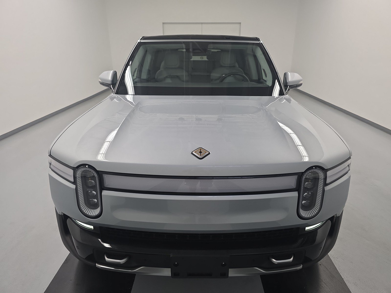 Used 2024 Rivian R1S Adventure AWD/4WD image 8
