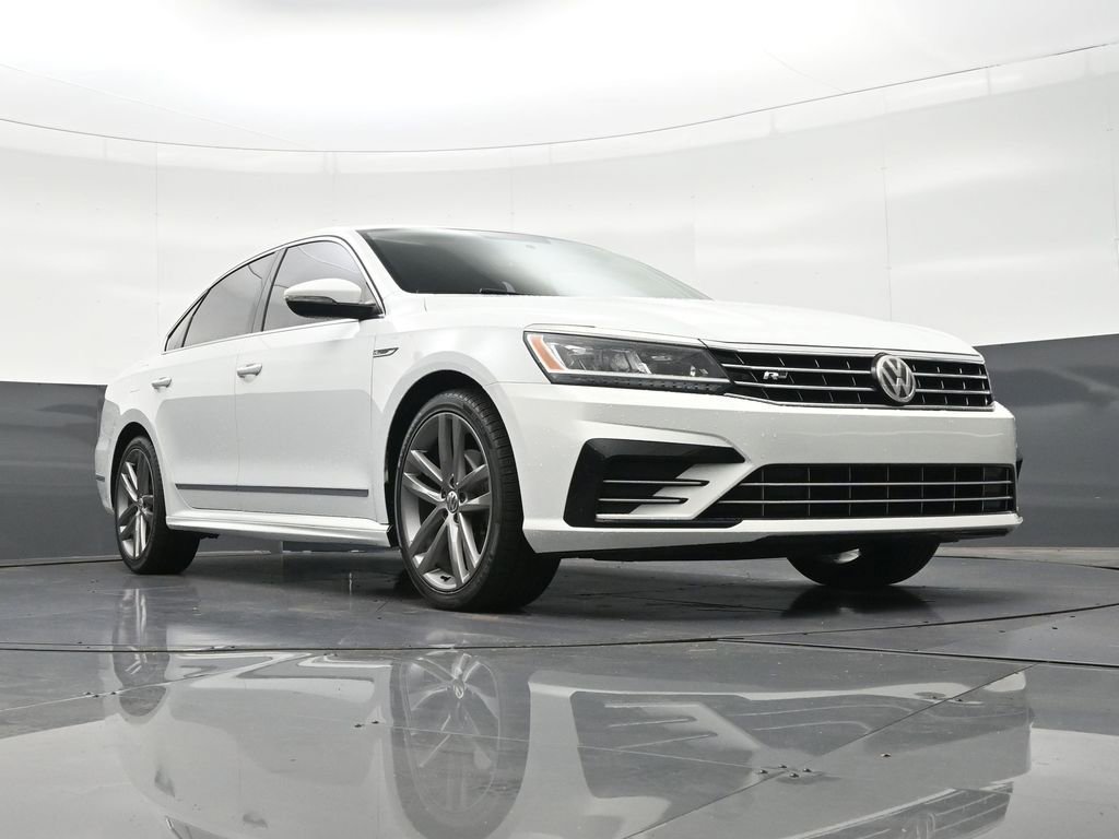 Used 2017 Volkswagen Passat 1.8T R-Line w/ R-Line Lighting Package FWD image 29