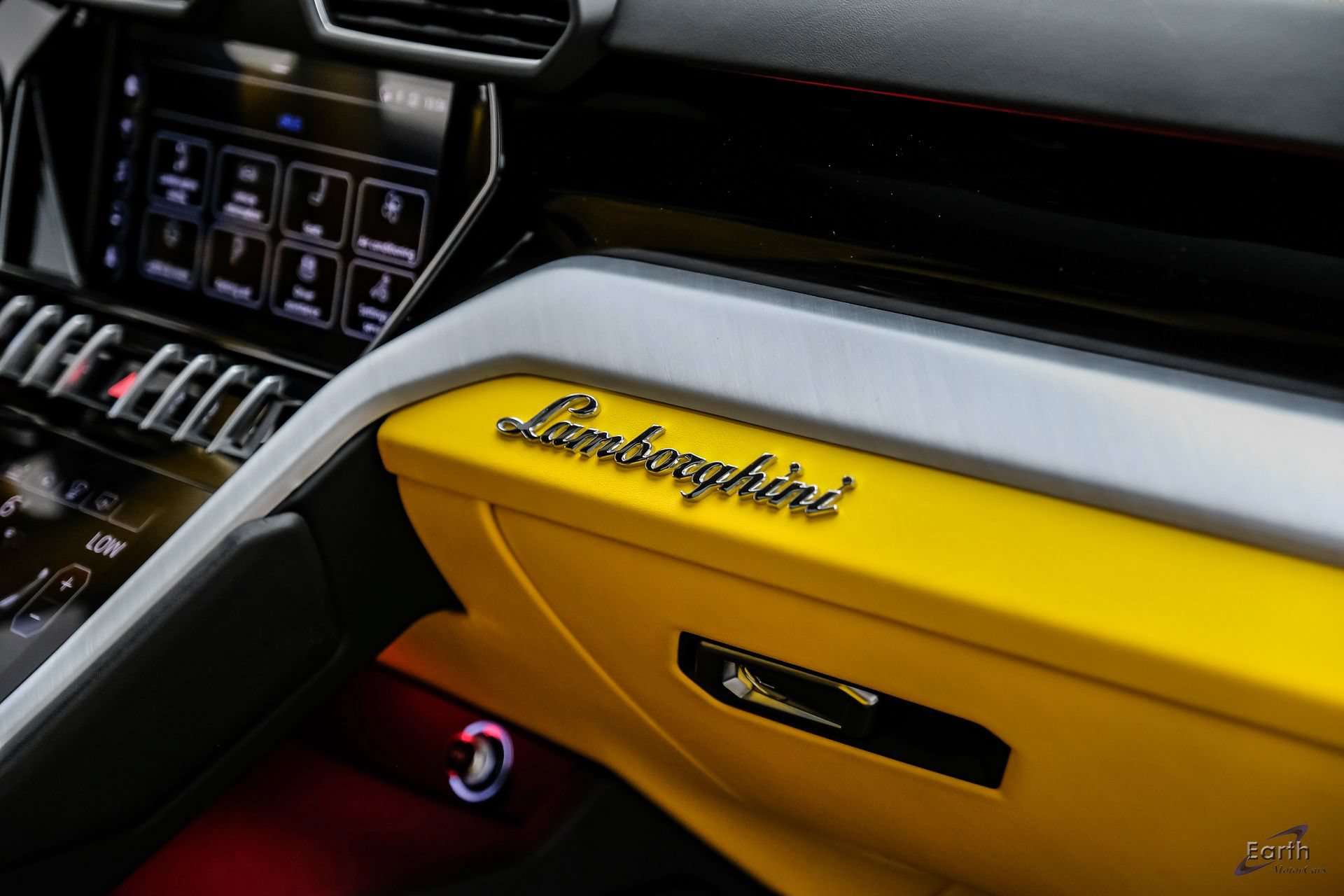 Used 2021 Lamborghini Urus AWD/4WD image 69
