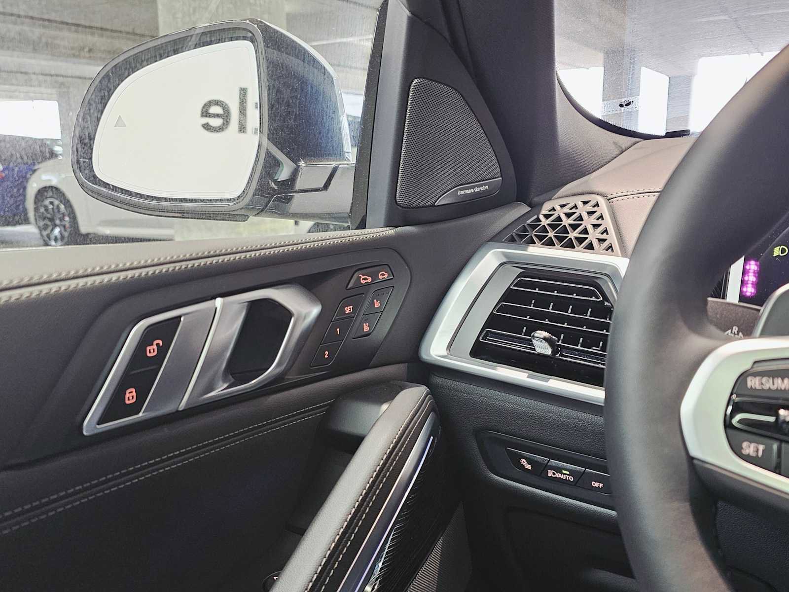 New 2026 BMW X6 xDrive40i w/ Executive Package image 22