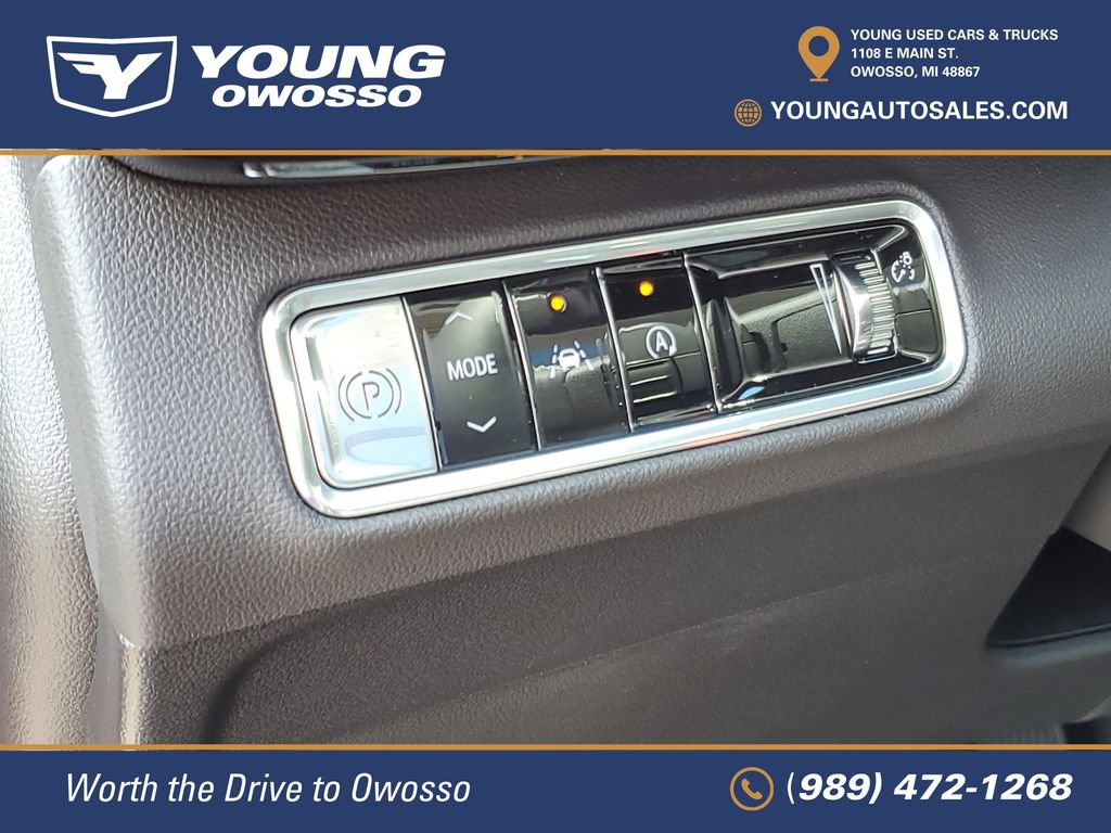 Used 2025 Buick Envision Avenir AWD/4WD image 11