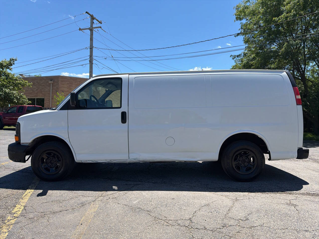 Used 2008 Chevrolet Express 1500 RWD image 3