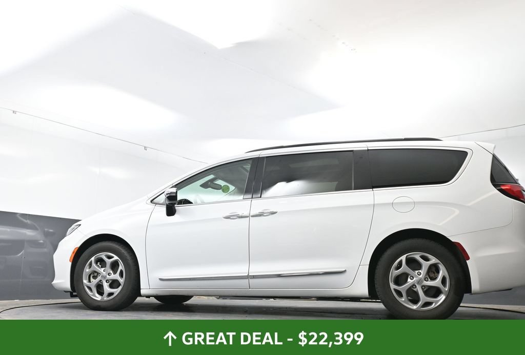 Used 2023 Chrysler Pacifica Limited FWD image 54