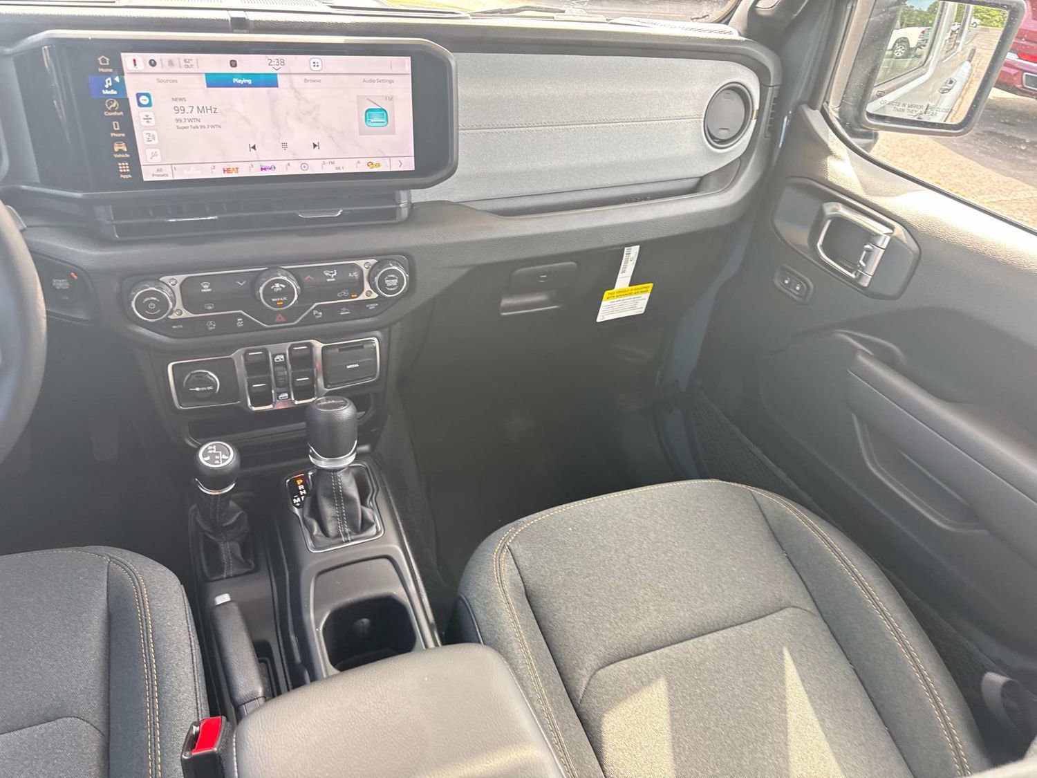 New 2025 Jeep Gladiator Sport AWD/4WD image 17