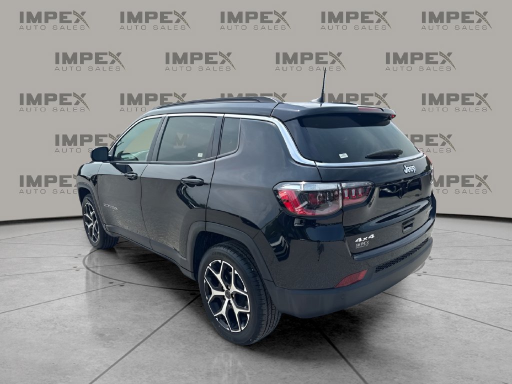 Used 2025 Jeep Compass Limited AWD/4WD image 2