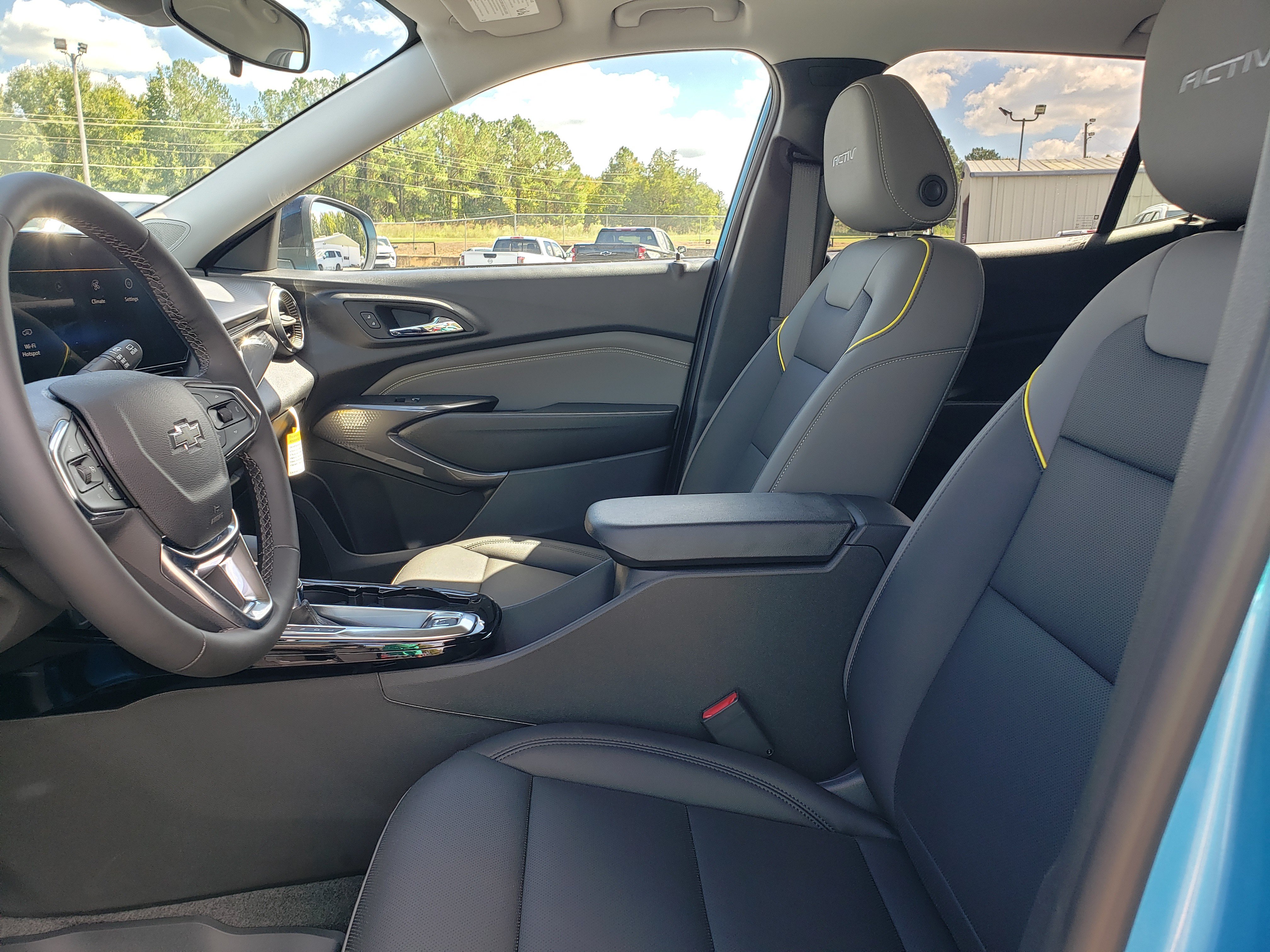 New 2026 Chevrolet Trax ACTIV w/ Sunroof Package FWD image 28