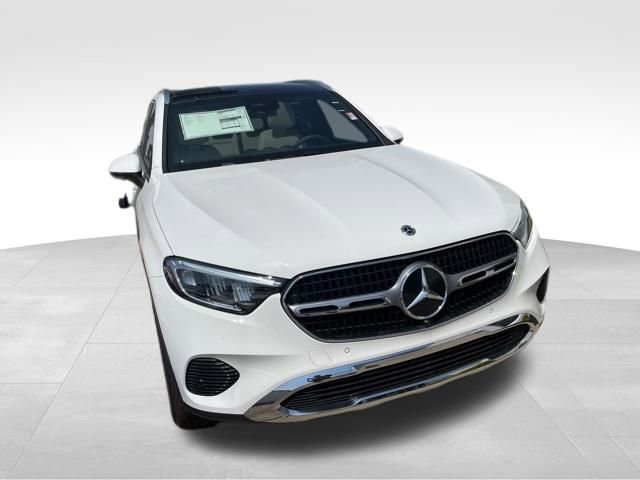 Used 2025 Mercedes-Benz GLC 300 4MATIC image 9