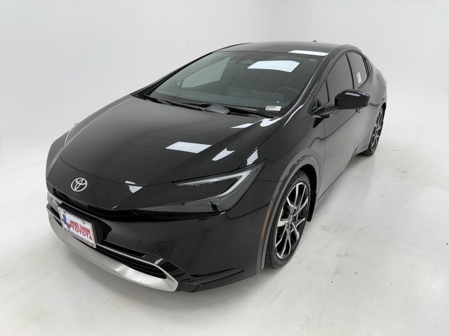 Used 2025 Toyota Prius Plug-In Hybrid w/ Limited Premium Package image 4