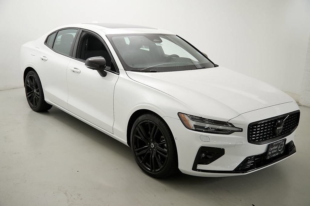 Certified 2025 Volvo S60 B5 Ultra AWD/4WD image 4