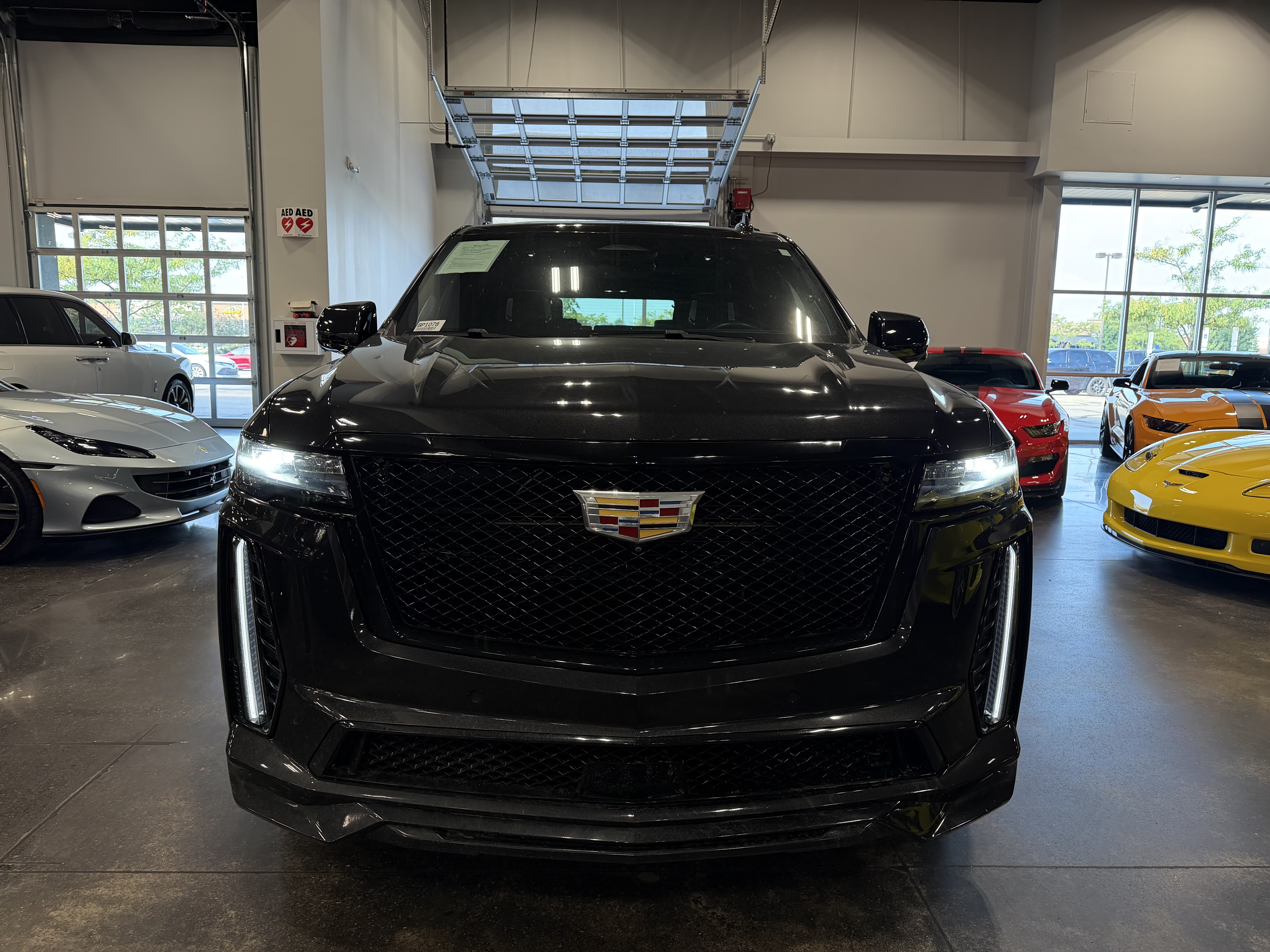Used 2024 Cadillac Escalade ESV V AWD/4WD image 4