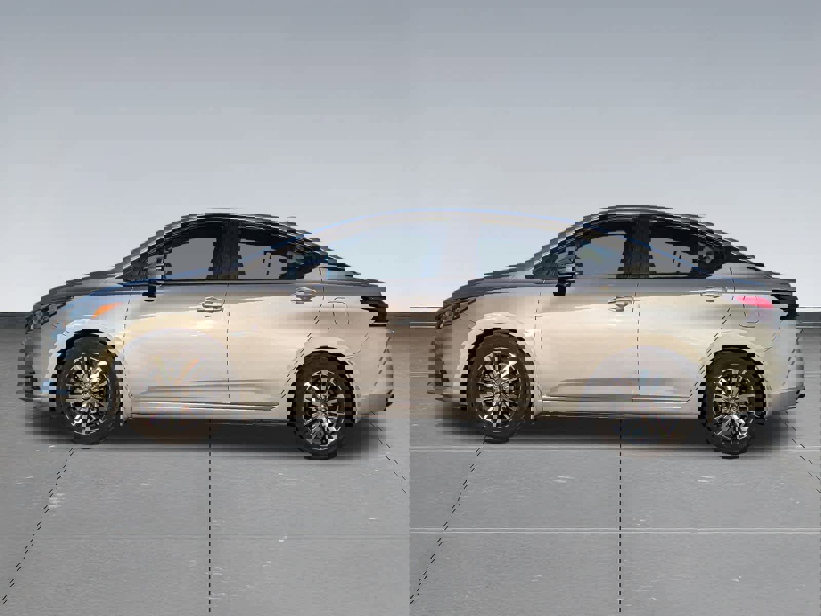 Used 2020 Nissan Versa SV image 3