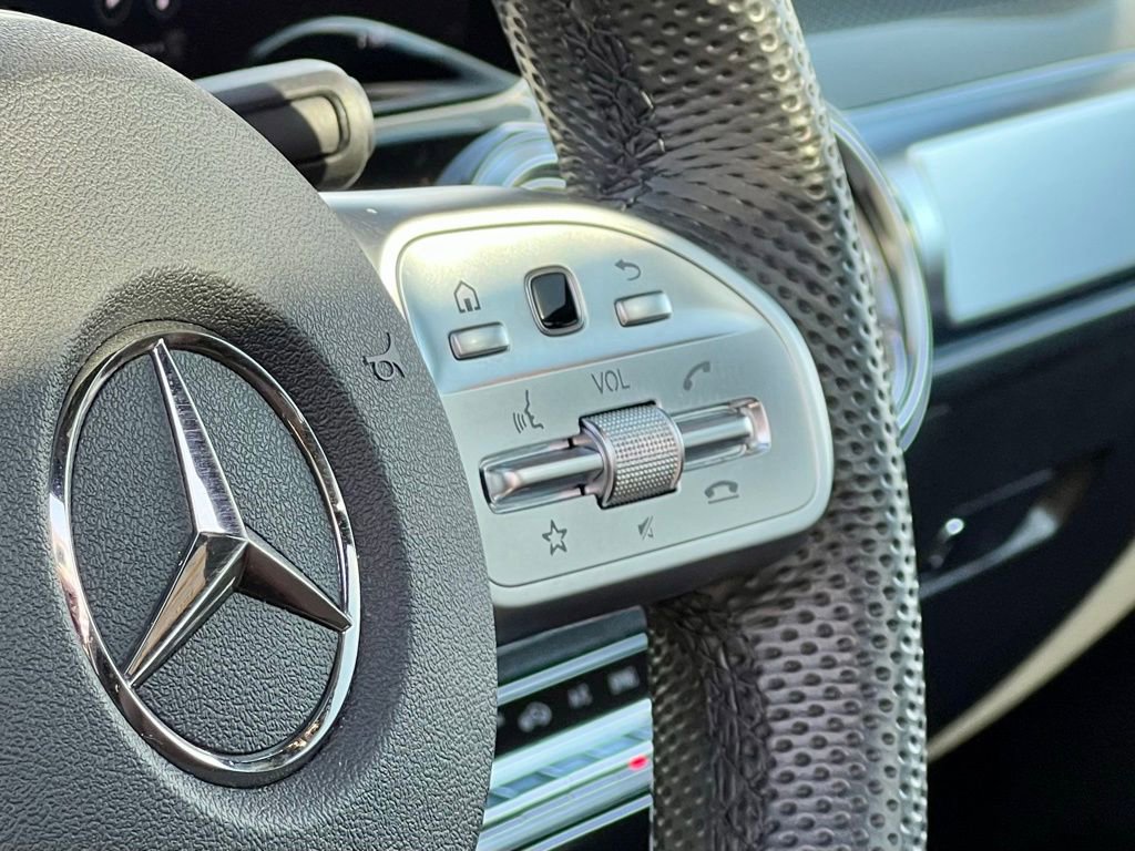 Certified 2021 Mercedes-Benz GLB 35 AMG 4MATIC image 29