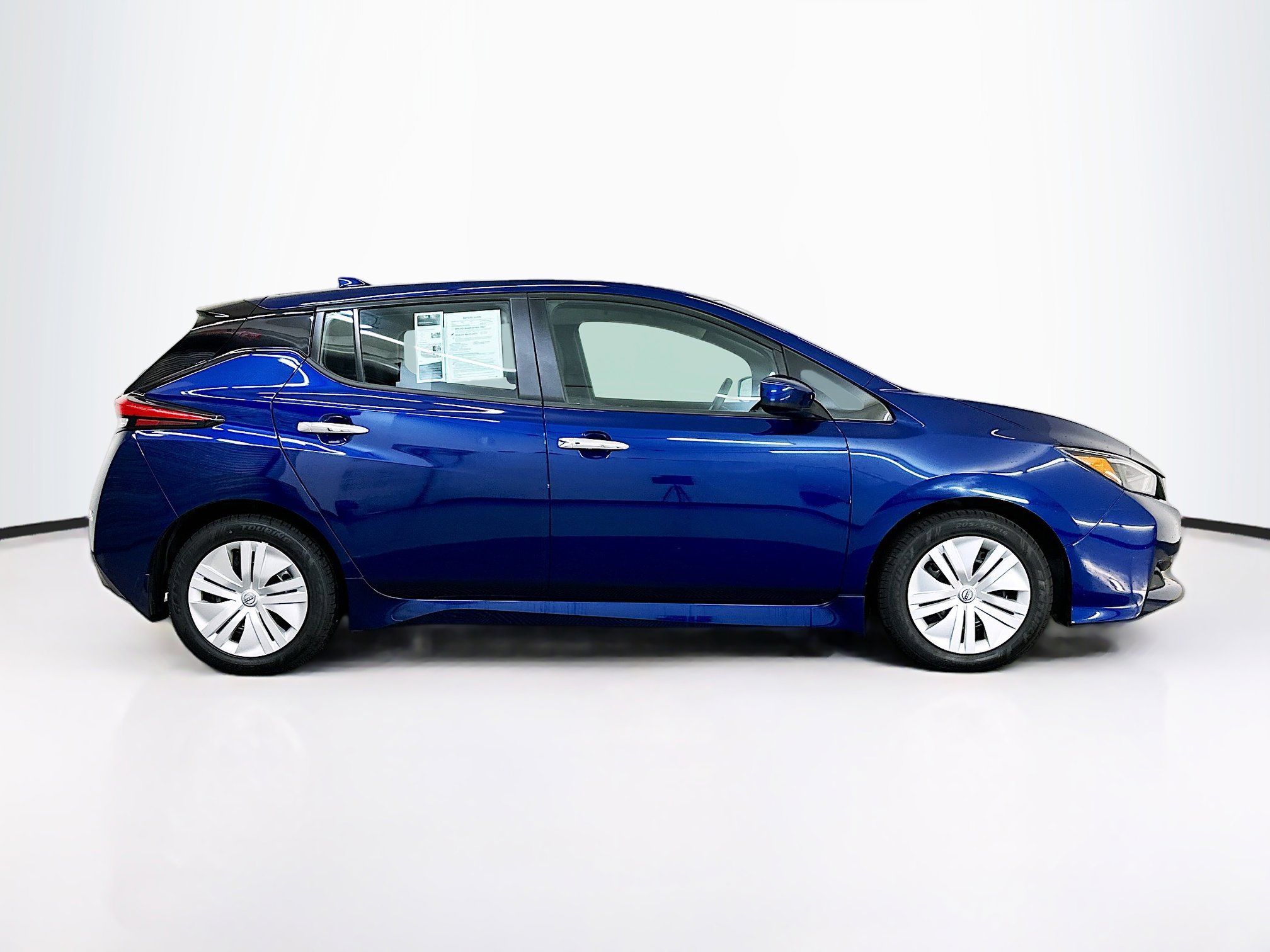 Used 2024 Nissan Leaf S FWD image 10