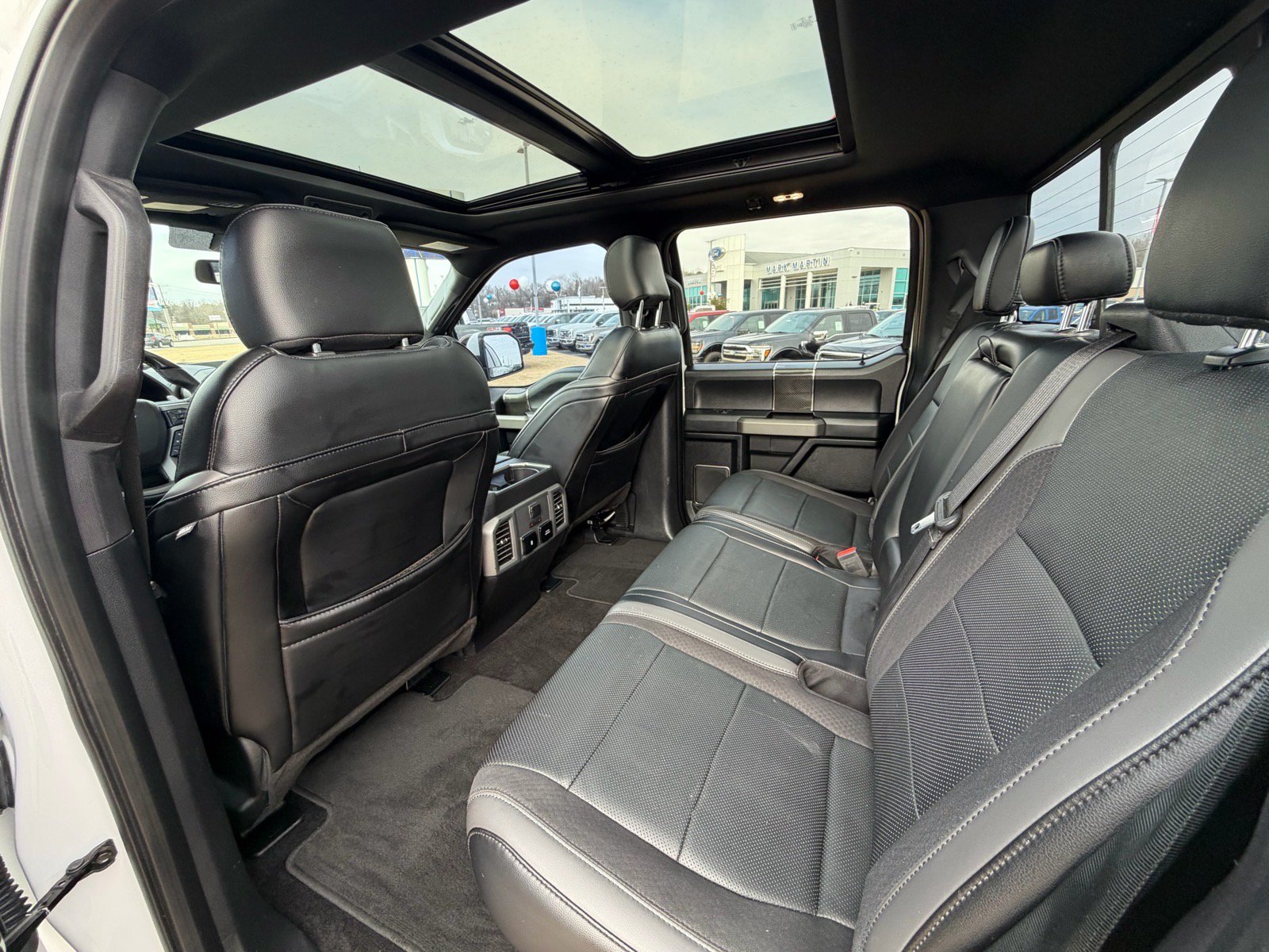 Used 2019 Ford F150 Raptor w/ Equipment Group 802A Luxury AWD/4WD image 24