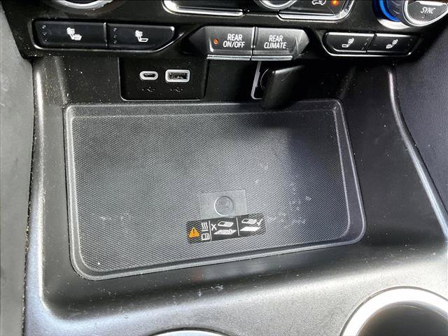Used 2021 Chevrolet Suburban RST RWD image 23