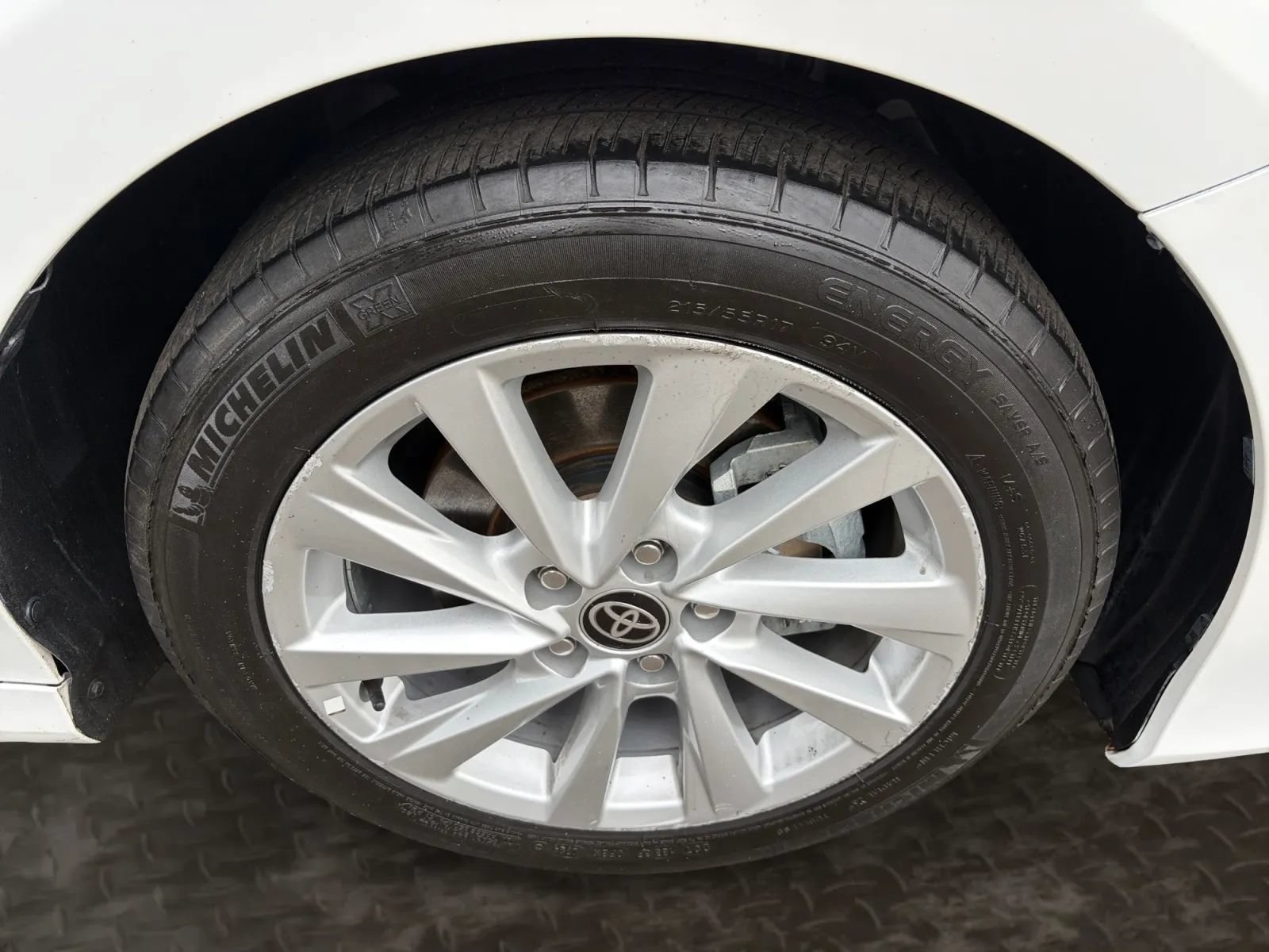 Used 2024 Toyota Camry LE AWD/4WD image 32