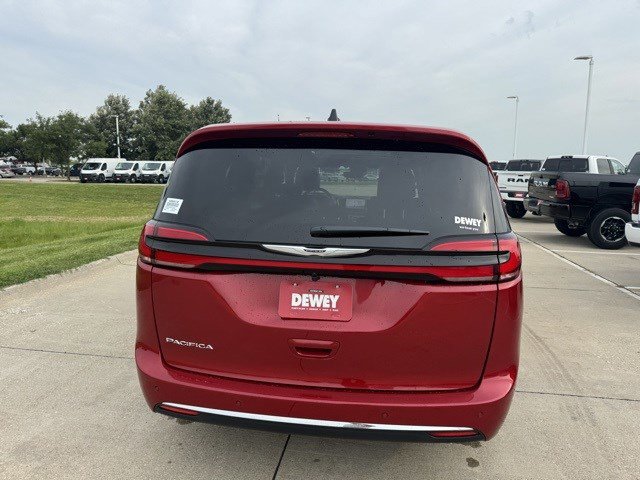 New 2026 Chrysler Pacifica Select image 6